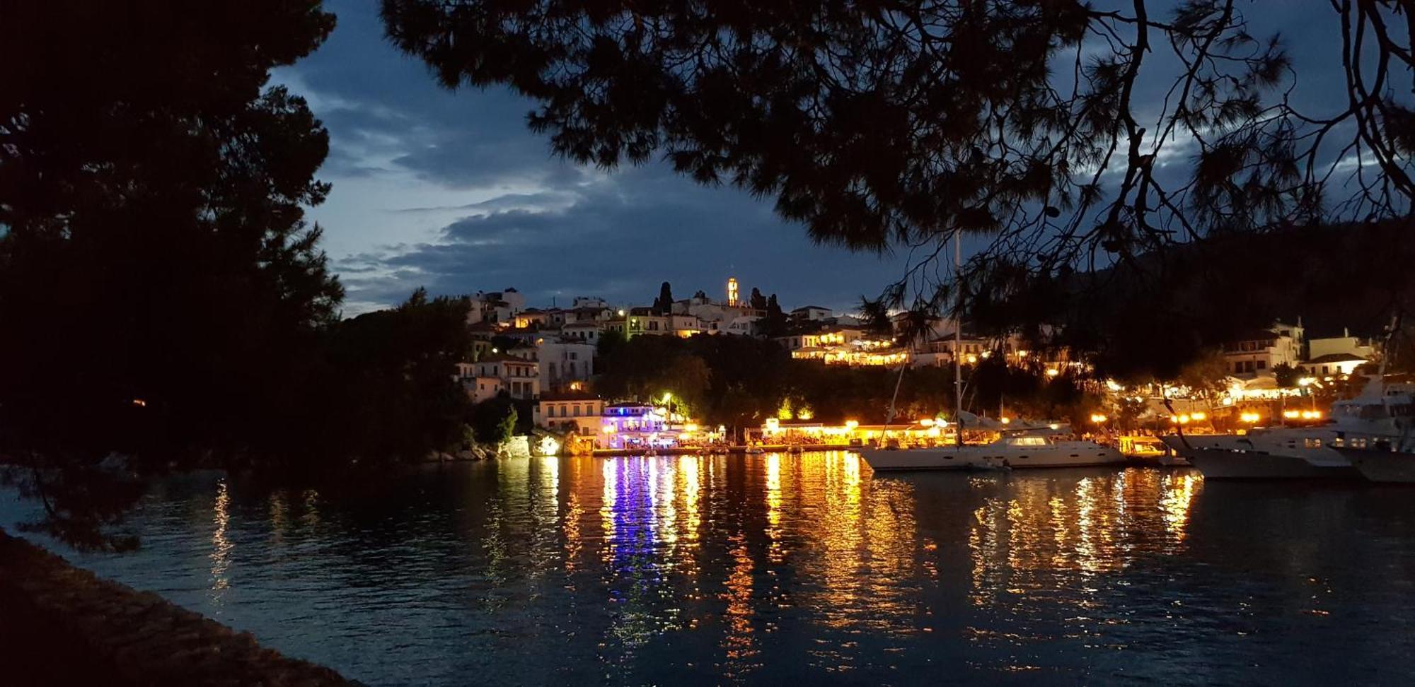 Filidas Apartments Skiathos Town Bagian luar foto
