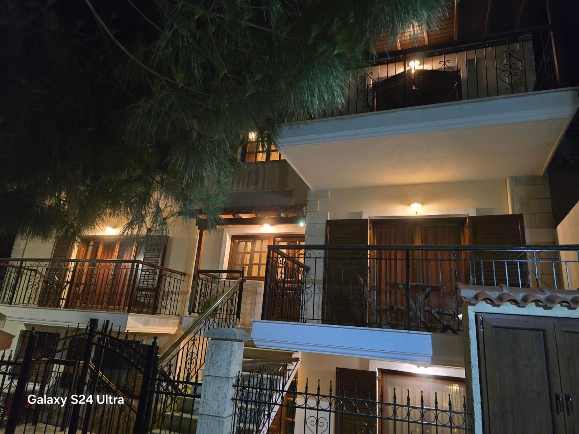 Filidas Apartments Skiathos Town Bagian luar foto