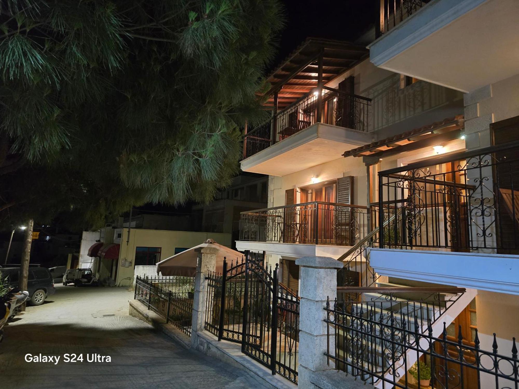 Filidas Apartments Skiathos Town Bagian luar foto